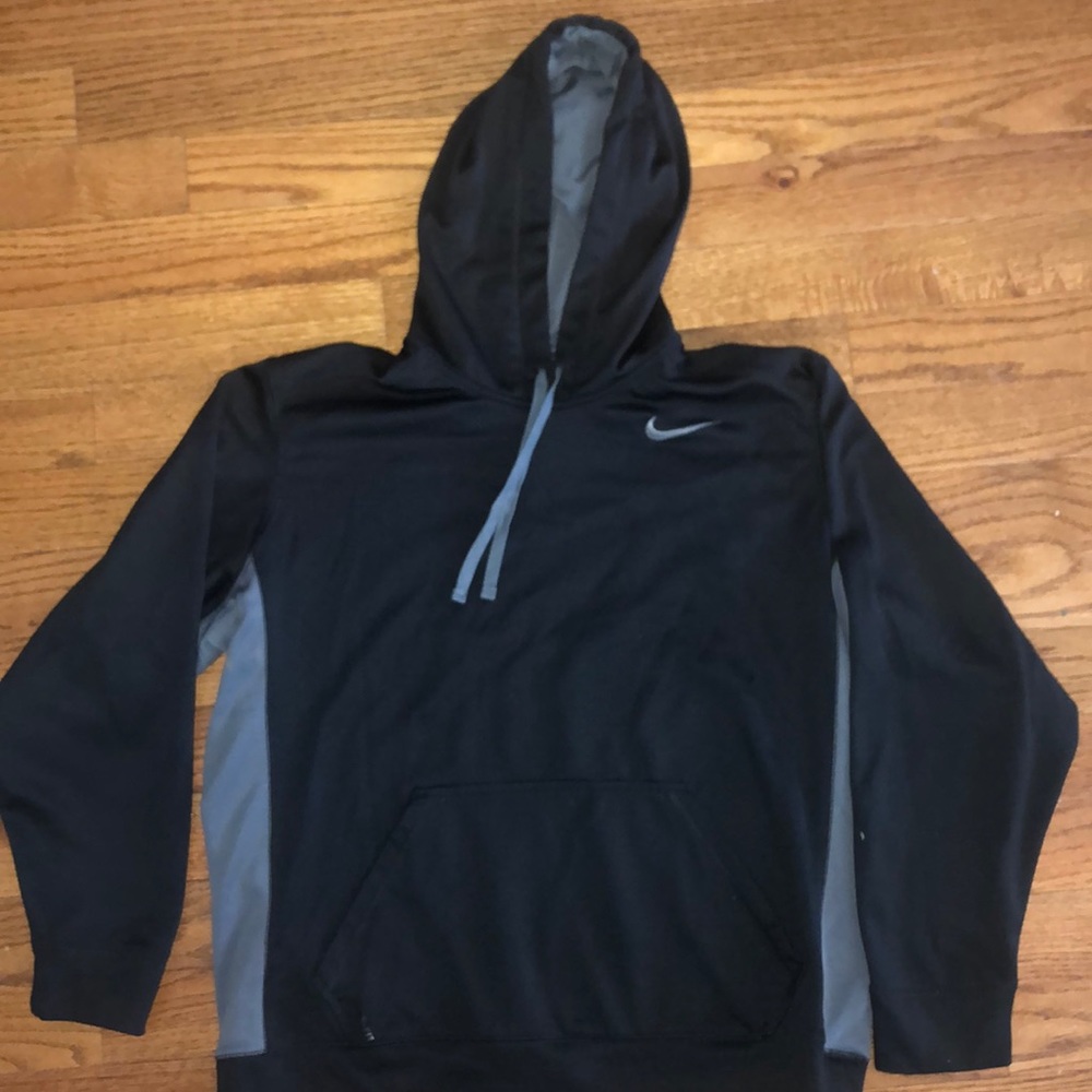 Worn-Therma-Fit Nike men’s sweatshirt size XL